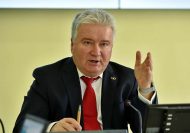 Permalink to Retrospectiva săptămânii: Barney riscă să fie rector pe vecie
